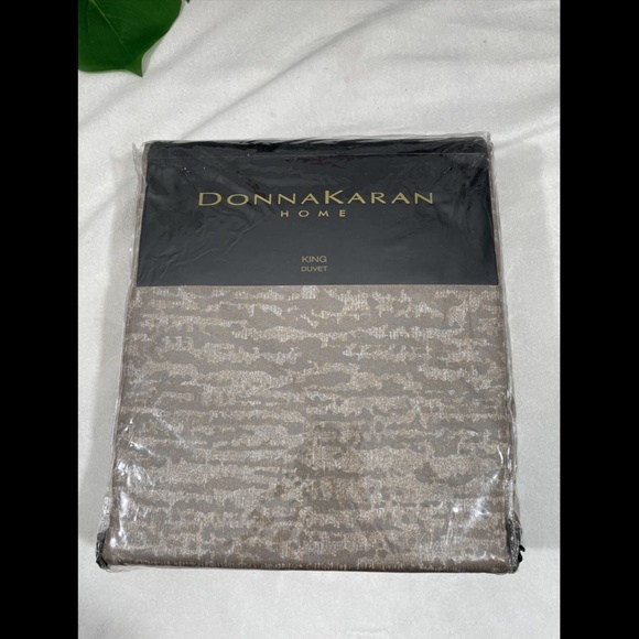 NIB $500 Donna Karan Mesa Collection King Duvet Cover in Earth - Picture 3 of 13